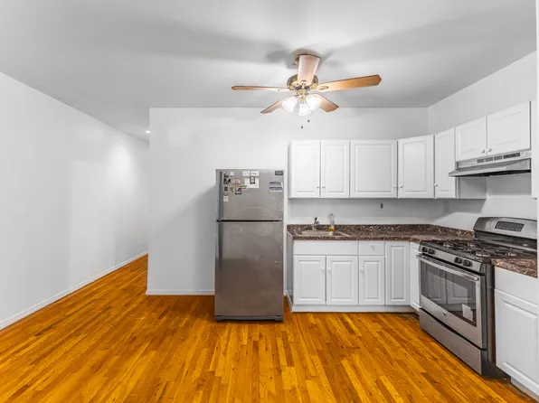 434 Lexington Avenue image 11 of 19