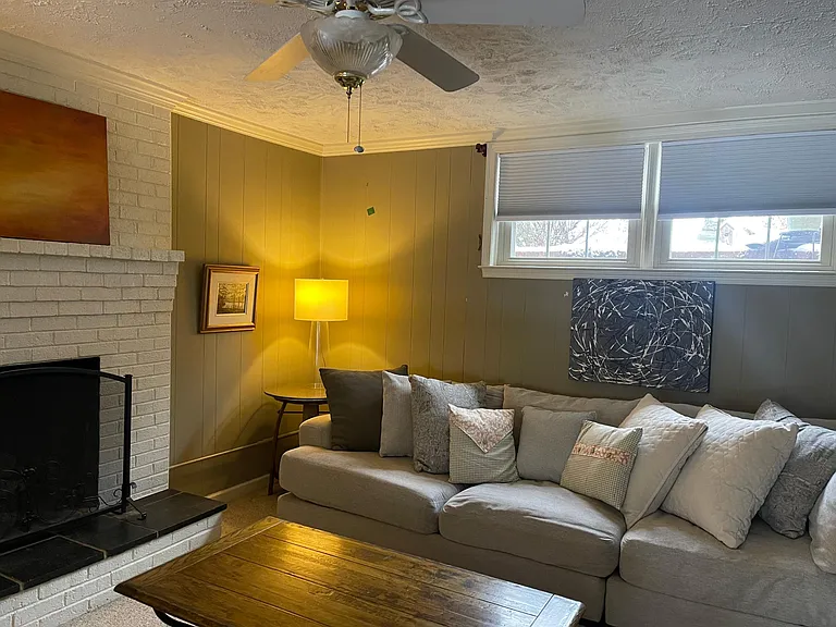 725 Ridgewood Rd — Photo 3