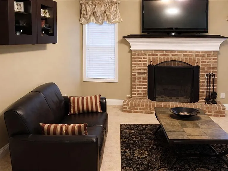 3233 Glenloch Pl — Photo 5