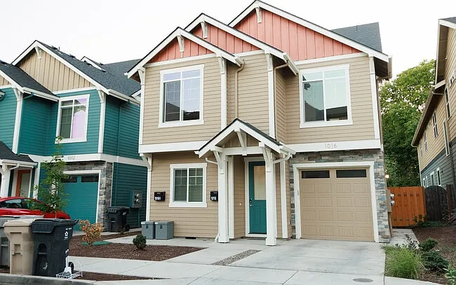 5 bed, 1818 sqft, $980 — Photo 2
