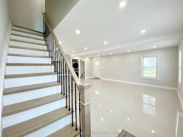 41 Arnold Cres #1 — Photo 15
