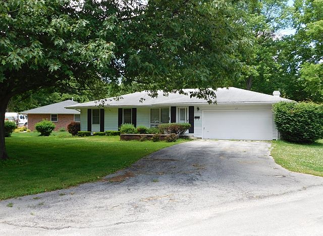 2nd image of 117 E Lacon Dr