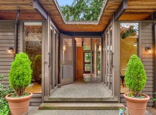 19013 53rd Ave NE, Lake Forest Park, WA 98155