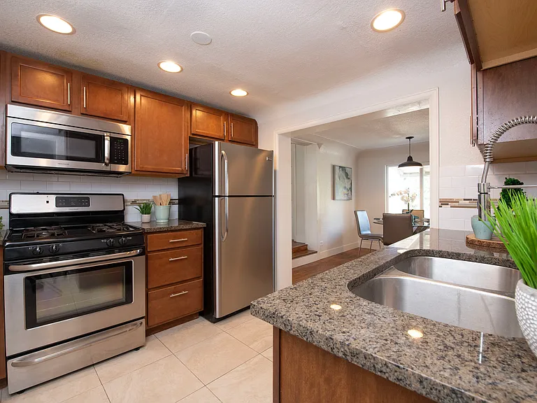 30 S Wolff St — Photo 11