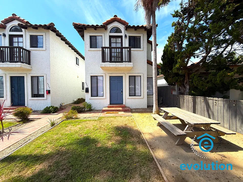 4929-4933 Santa Cruz Ave