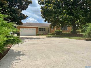 102 Suffield St, Athens, AL 35611