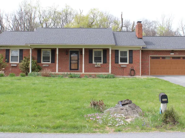 2712 Goldmiller Rd, Bunker Hill, WV 25413