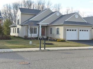 9 Merlot Ct, Monroe Township, NJ 08831