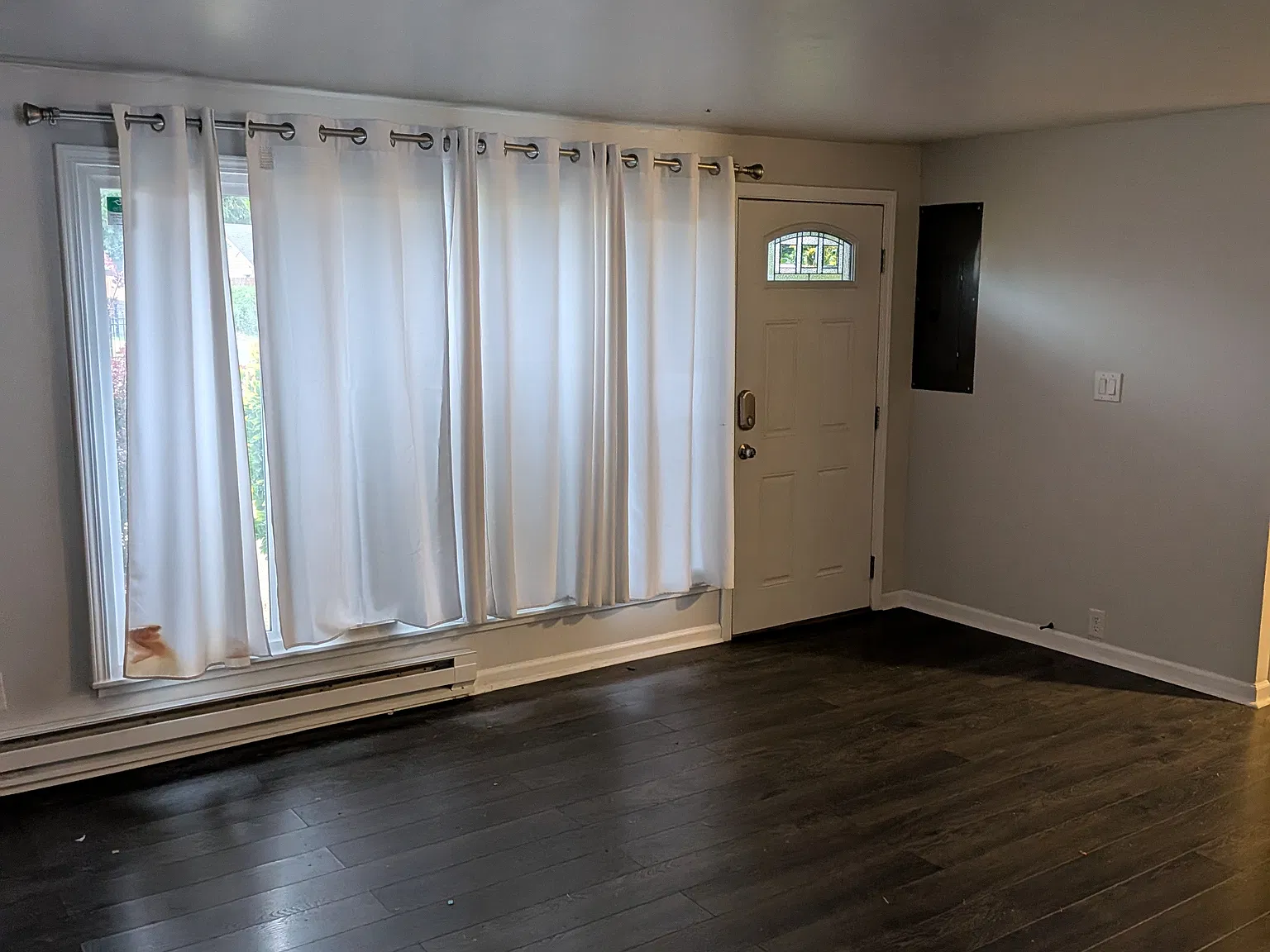 2 bed, 700 sqft, $2,400 — Photo 4