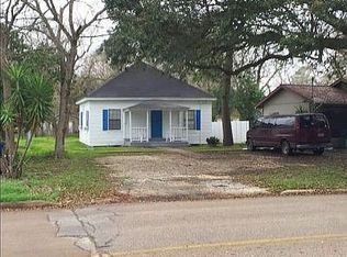 1009 N Valderas St, Angleton, TX 77515