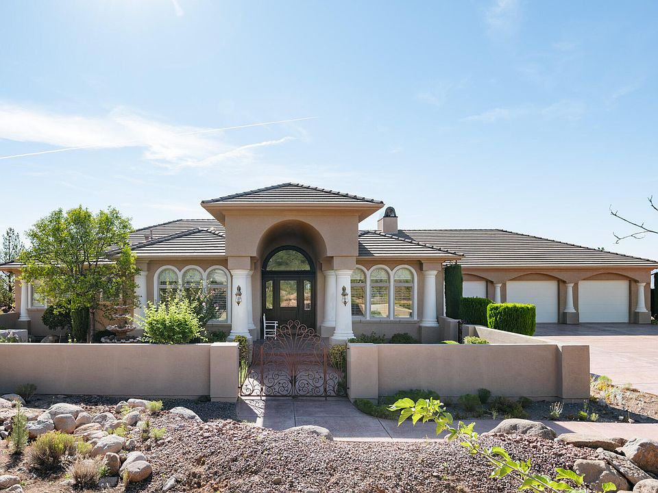 1st image of 684 N Juniper Way