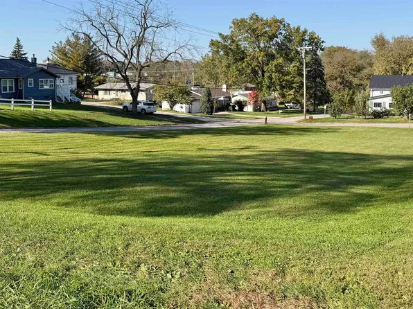 1628 Linden Ave, Chariton, IA 50049