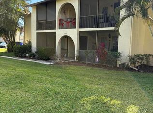 330 Knotty Pine Cir APT B-2, Greenacres, FL 33463