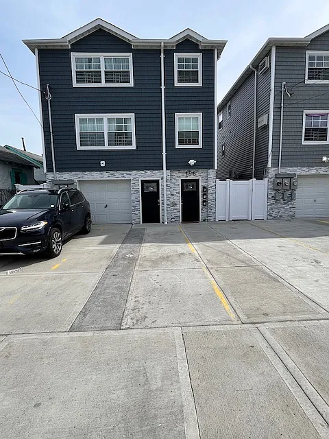 156 Beach 26th St #2