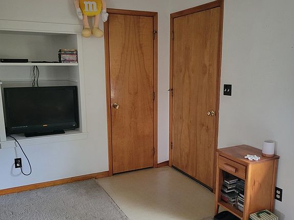 5th image of 1907 S Cottage Grove Pl