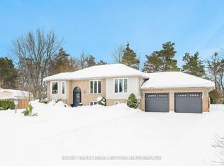 24 Parr Blvd, Springwater, ON L9Z 0B1