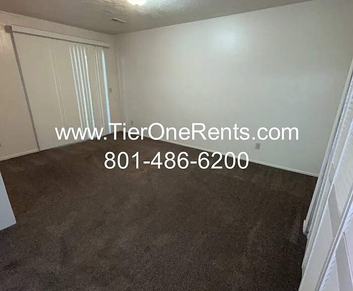 619 Angie Cir #619 — Photo 15