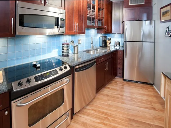 211 E Ohio St, Chicago, IL