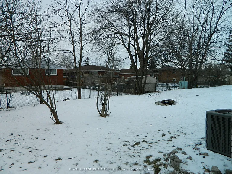 15 Michael Ave #LOWER — Photo 14