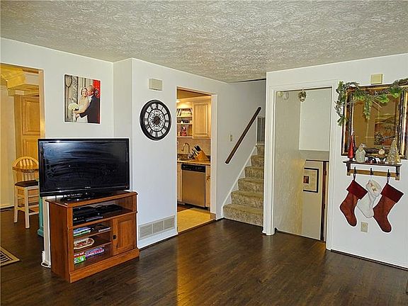 3rd image of 2251 Lancelot Dr