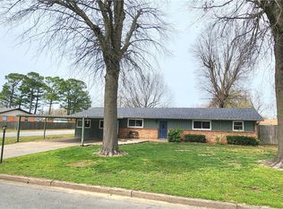 1914 Dee Ave, Springdale, AR 72762