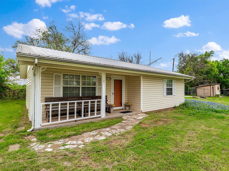1st image of 101 S Frio Ct