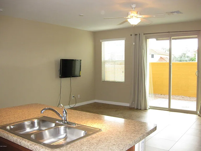 1147 E Cedar St — Photo 6