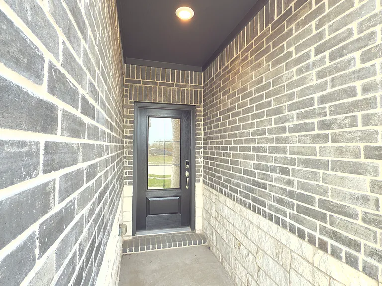 710 Martell Rd — Photo 4