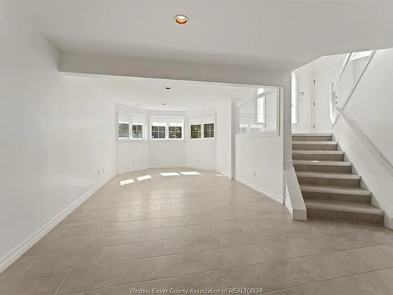 3316 Kenilworth Dr — Photo 21