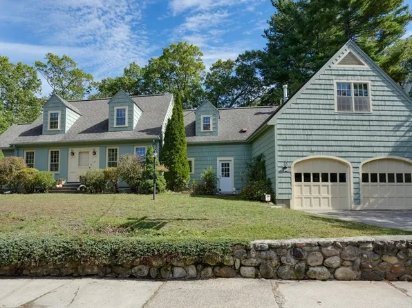 27 Parker Rd, Wakefield, MA 01880