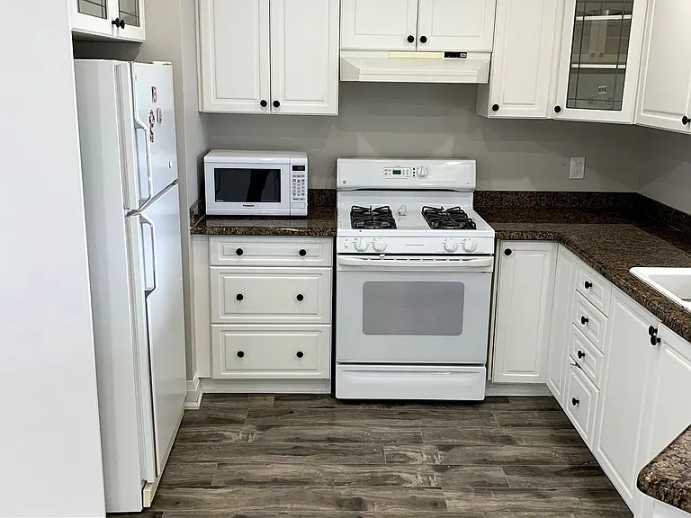 73 Logan Ct #UPPER — Photo 9