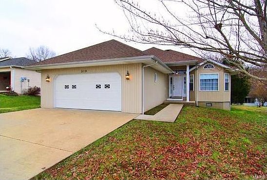 1st image of 2439 Lisa Dr