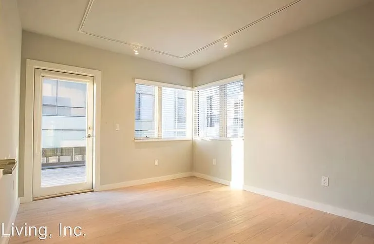 1824 Lakeshore Avenue — Photo 24