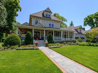 27 S Lewis Pl, Rockville Centre, NY 11570