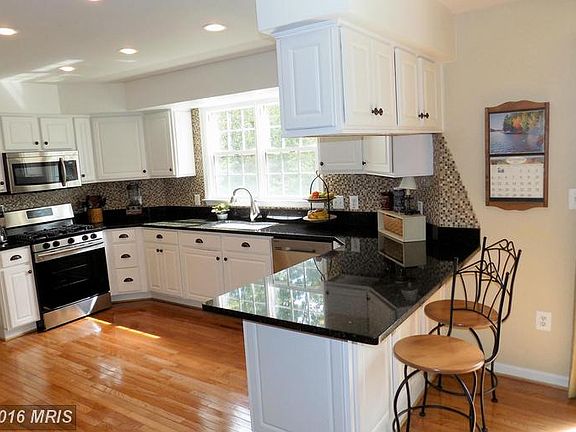 4th image of 31 Wallace Ln
