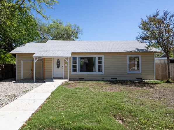 1808 8th St, Brownwood, TX 76801