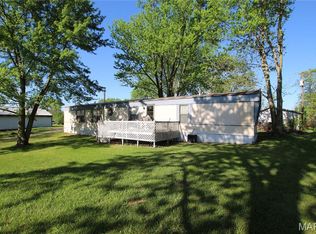 26087 N Carol St, Warrenton, MO 63383