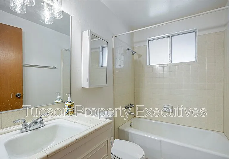 3534 N Palmer Dr — Photo 23
