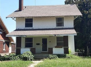 114 S Forest Ave, Chanute, KS 66720