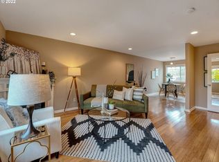 4830 SE Stark St APT 3, Portland, OR 97215