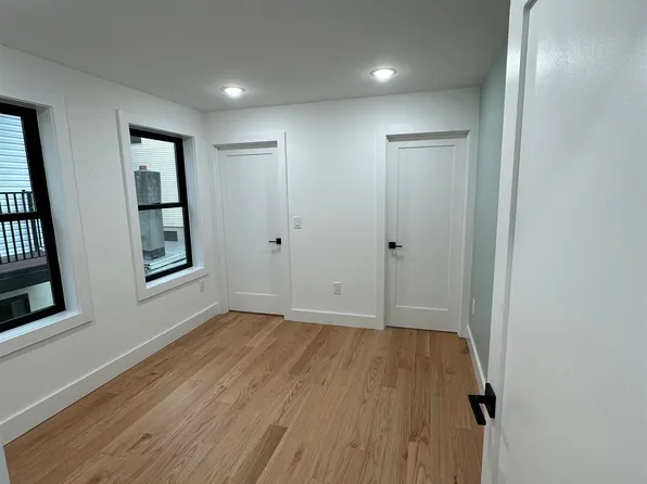 59 Waverly Street image 6 of 11