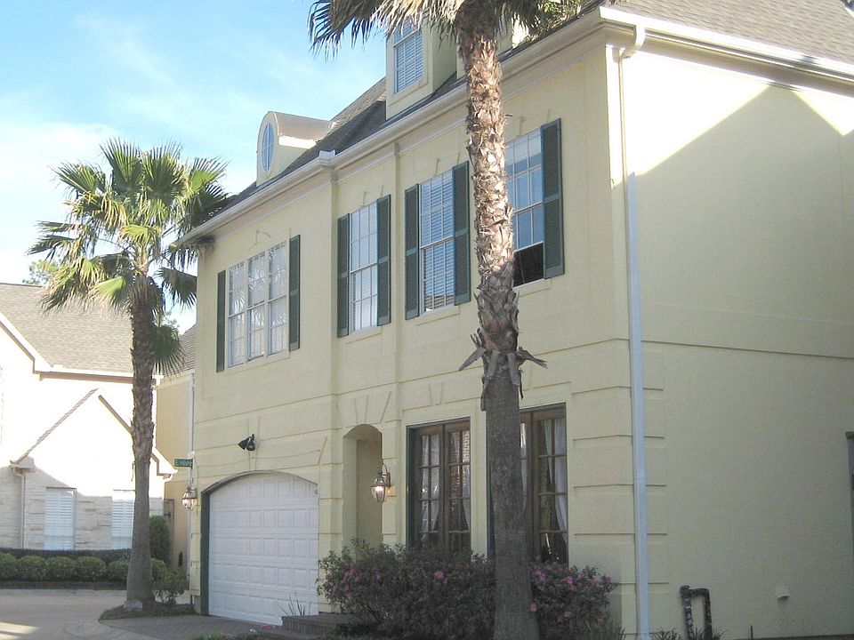 1st image of 8411 N Hilshire Park Dr