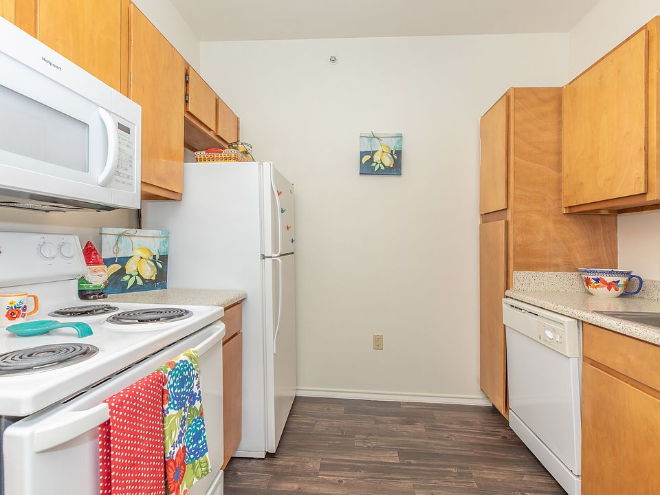Cozy Kitchen at Arbor Pines