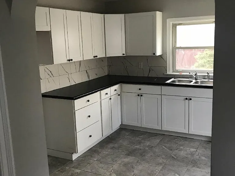 2901 Oakley Ave — Photo 3