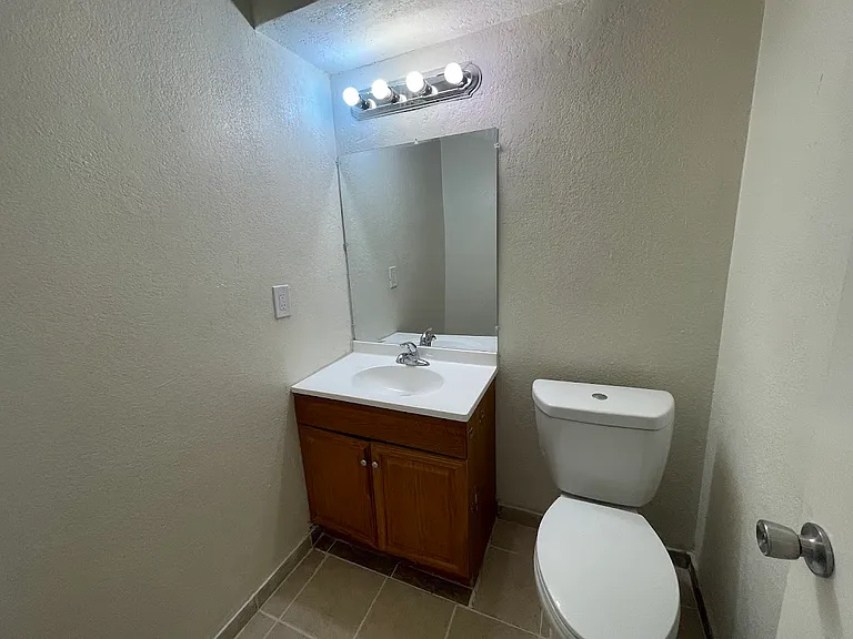201 E Olive St #16 — Photo 5