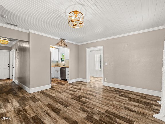 5th image of 14104 Millcole Ave