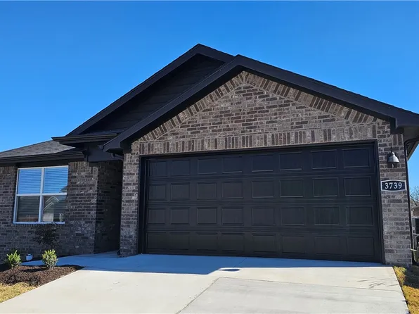 3739 Pinecrest St, Springdale, AR 72764