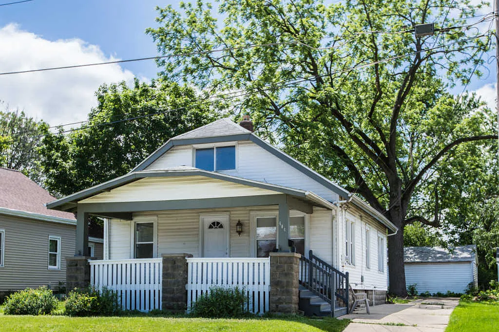 604 W Miller St photo 1