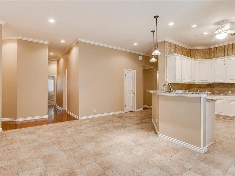 11700 Lemens Spice Cv — Photo 15