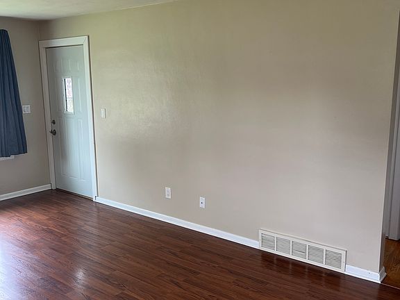 4th image of 2127 Mount Vernon Ave